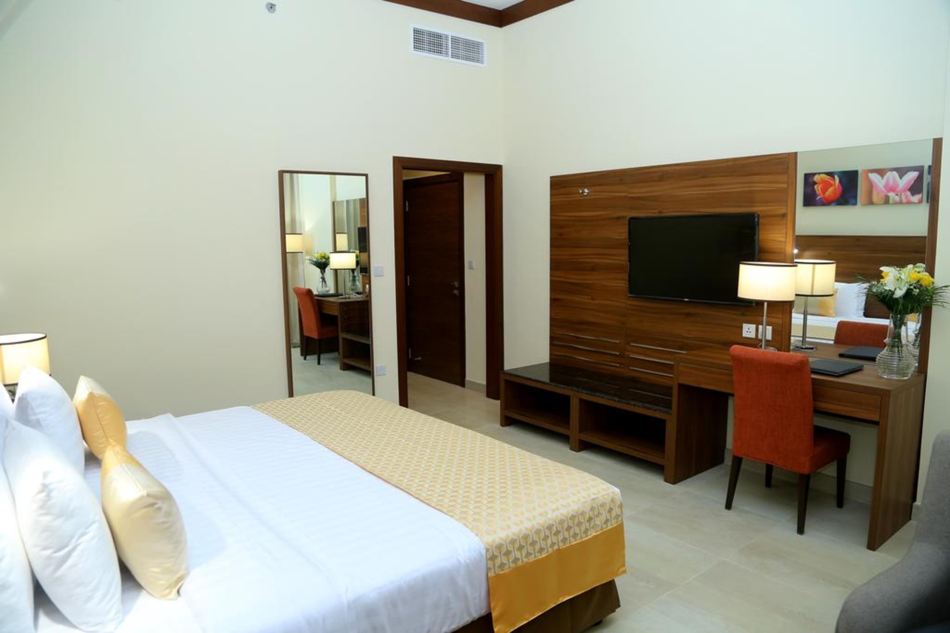 Tulip Al Barsha Hotel Apartment Dubai Eksteriør billede