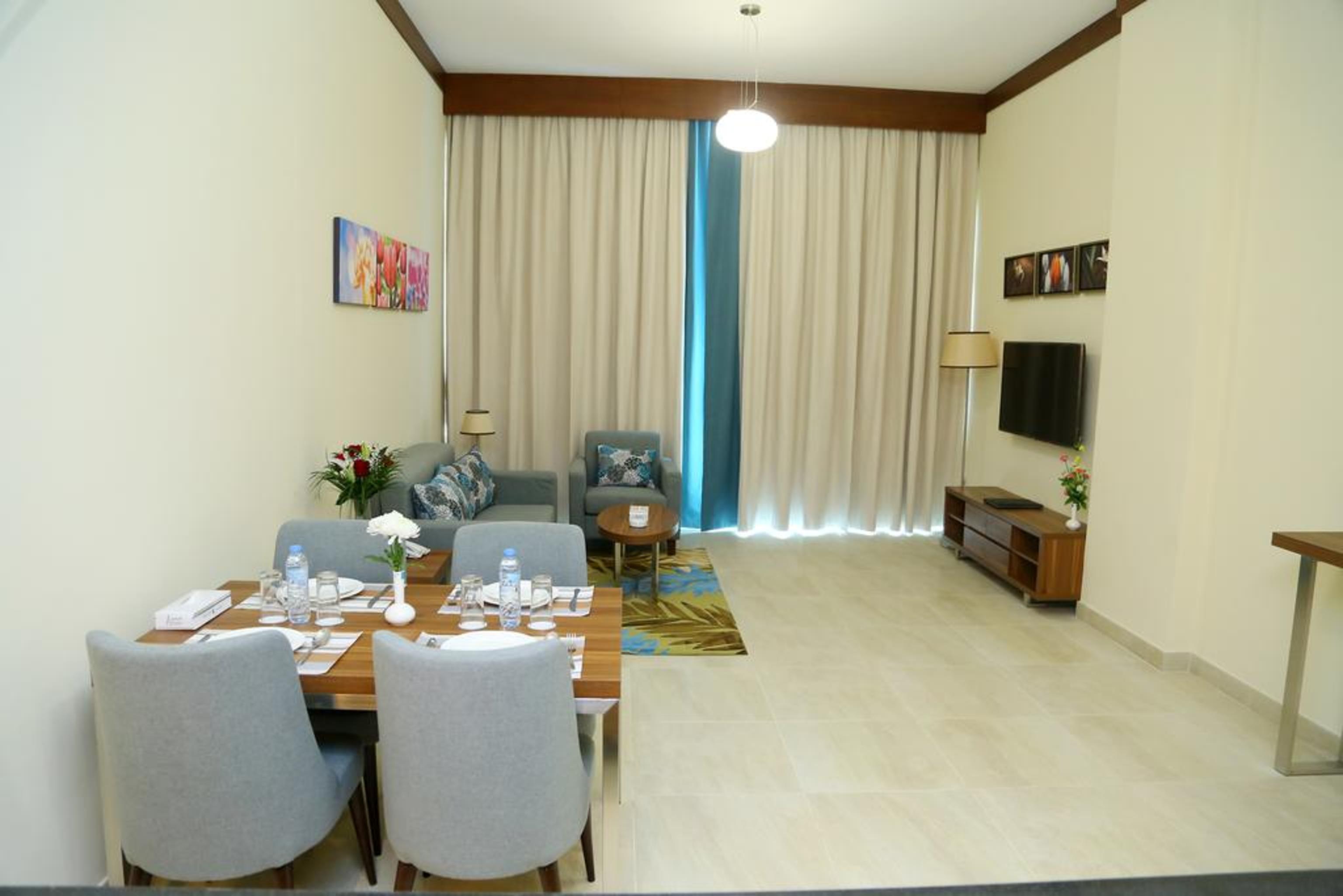 Tulip Al Barsha Hotel Apartment Dubai Eksteriør billede