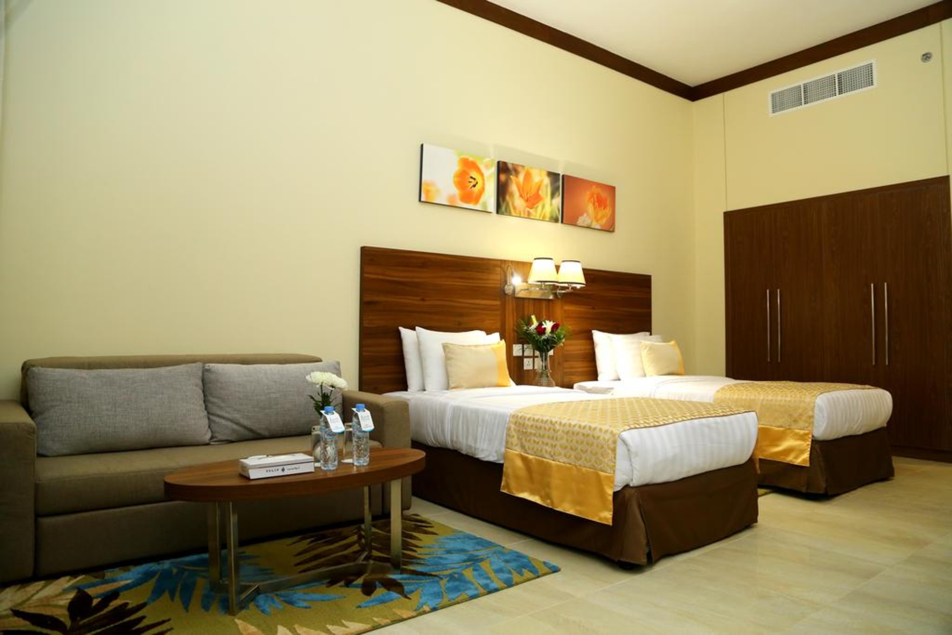Tulip Al Barsha Hotel Apartment Dubai Eksteriør billede